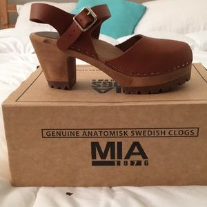 MIA Abba swedish wooden clog